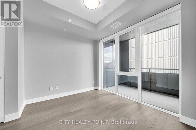 Photo du bâtiment - 664-664 Spadina Ave.