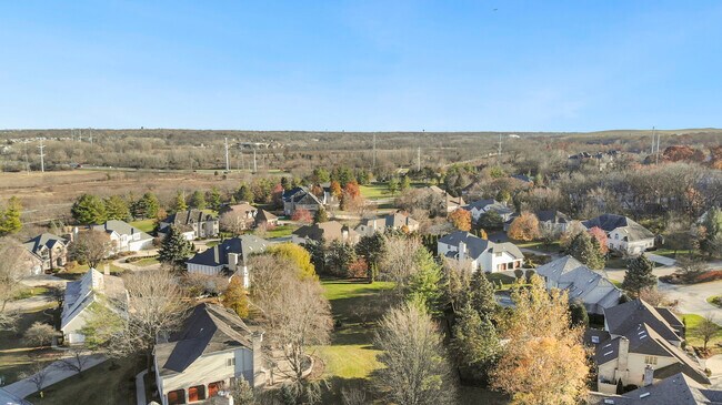 Building Photo - 8S210 Stonehedge Dr