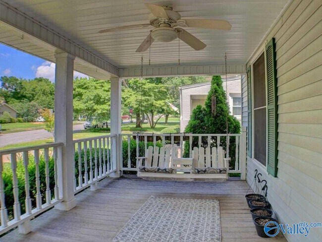 Foto del edificio - 1612 Ward Ave NE