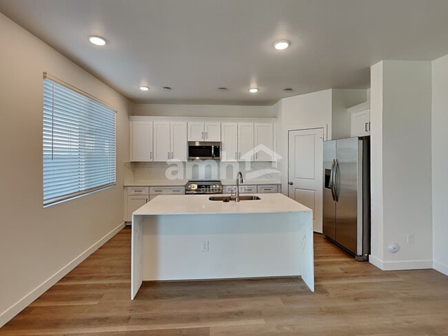 Building Photo - 4536 S 98th Ln