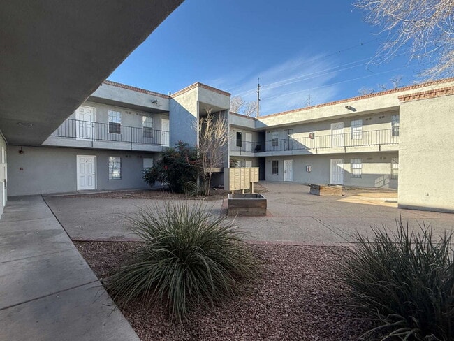 Foto del edificio - Downtown studio! Laundry on-site! Move-in special!