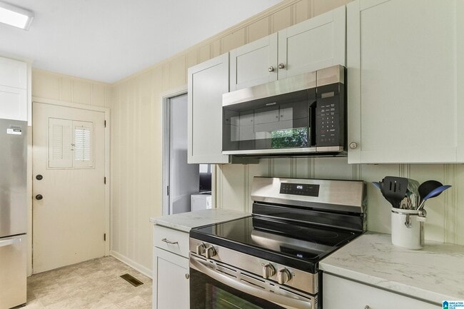 Building Photo - 9 Rhonda Dr