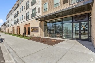 Building Photo - 4800 157th St