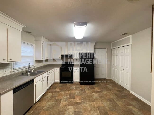 Building Photo - 102 Hope Pl