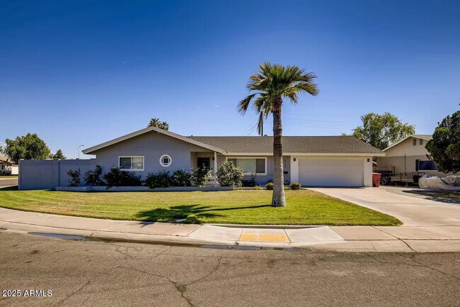 Foto del edificio - 8115 E Edgemont Ave