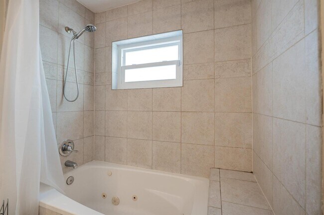 Foto del edificio - 6824 SW 5th St