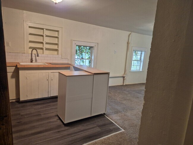 Foto del edificio - 104 Hillcrest St