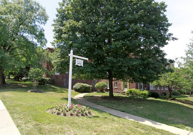 Colonial Village Apartments Rentals Arlington, VA