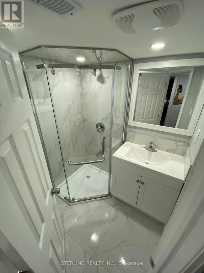 Building Photo - 79 Nassau St