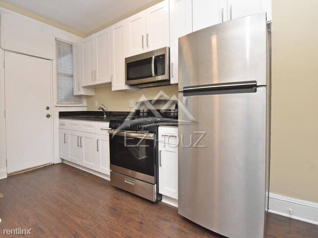 Building Photo - 3 br, 1 bath Apartment - 634 Dumbarton Ave