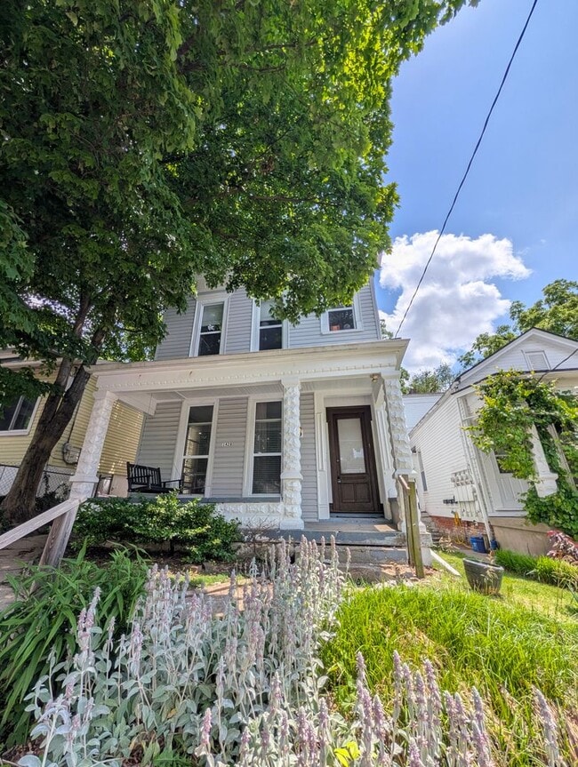 Building Photo - 1428 Rufer Ave