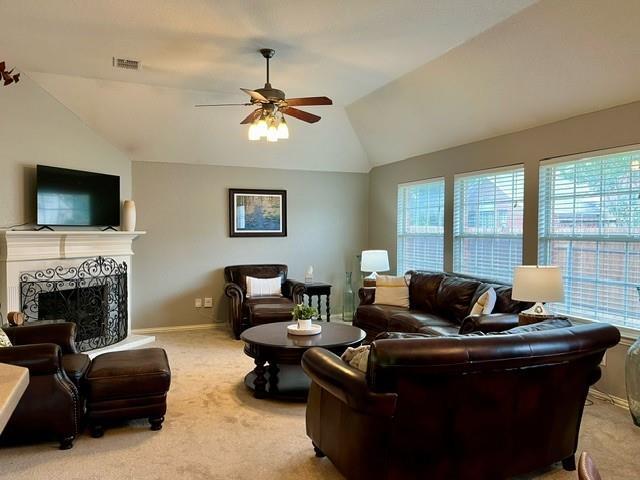 Foto del edificio - 620 Shady Bridge Ln