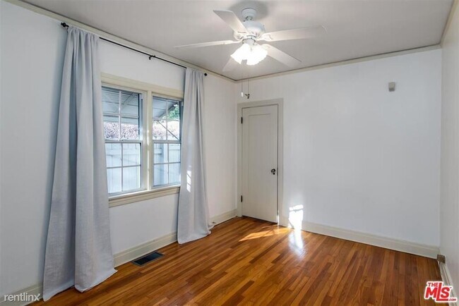 Building Photo - 3 br, 1 bath House - 471 Alameda St