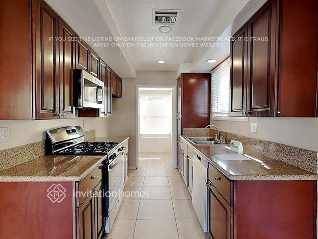 Building Photo - 10126 Stafford St