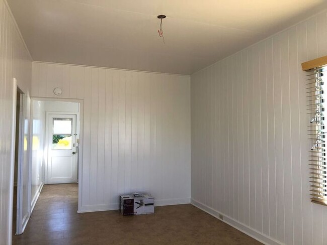 Building Photo - 3317 Hinano St