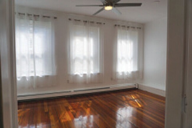 Foto del edificio - East Cambridge - Beautiful 2 Bedroom apart...