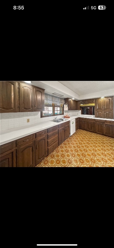 Building Photo - 105 Magnolia