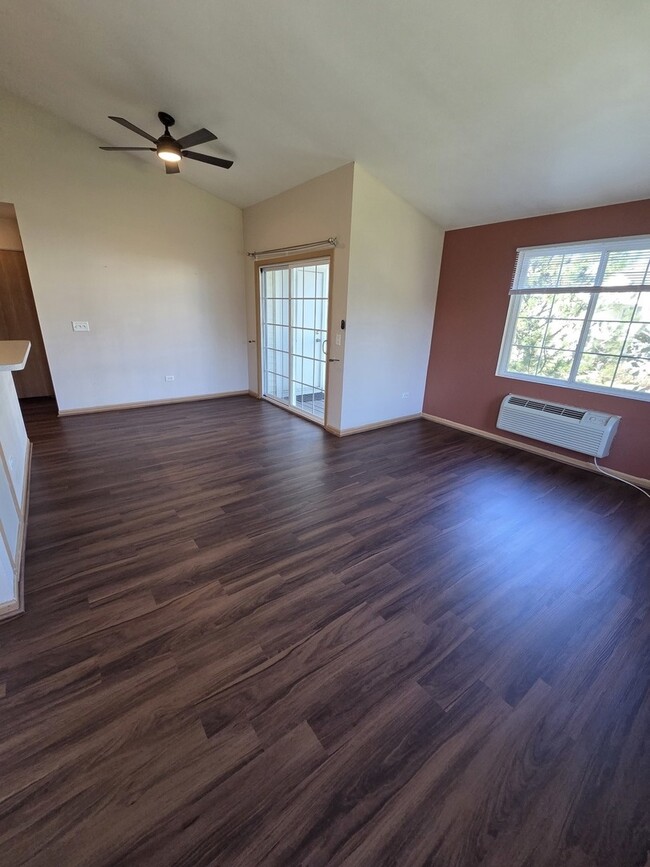 Building Photo - 2125 Silverstone Dr