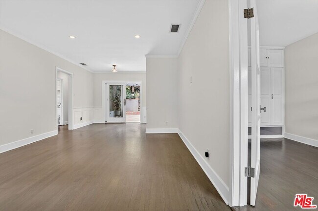 Foto del edificio - 408 Kendall Ave