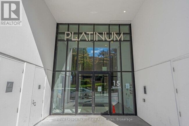 Photo du bâtiment - 15 Queen St S