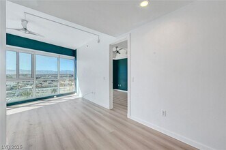 Building Photo - 4575 Dean Martin Dr