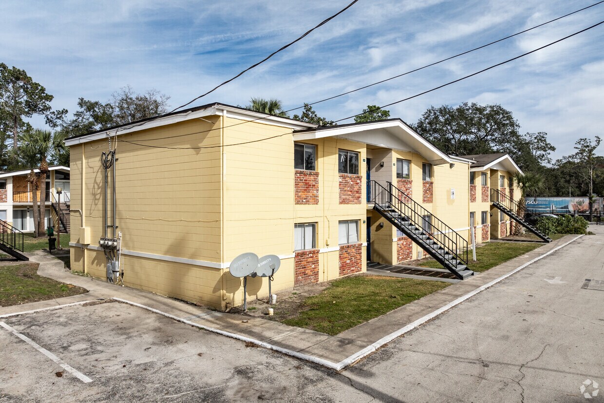 Magnolia Terrace Apartments in Jacksonville, FL