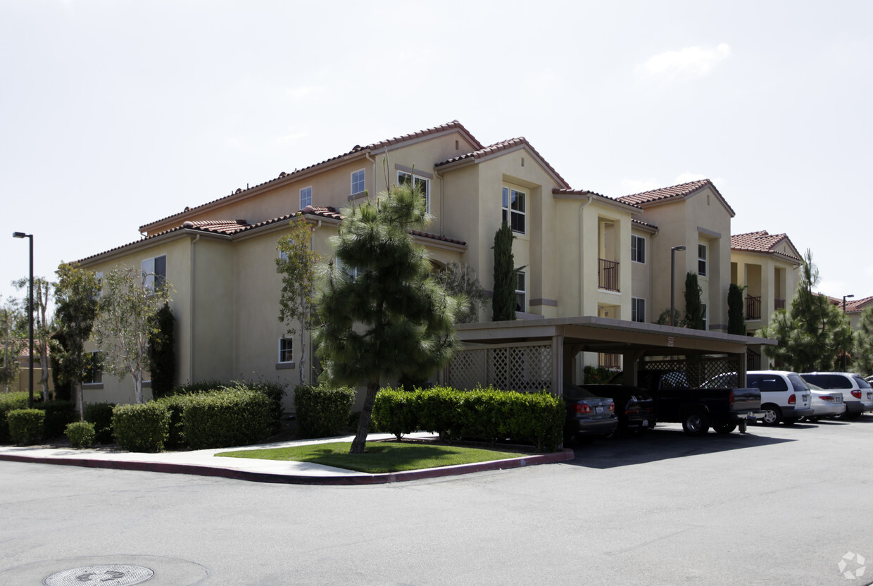 Foto del edificio - Laguna Canyon Apartments