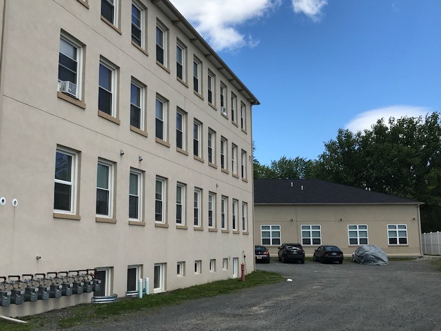 Building Photo - 211 W State St