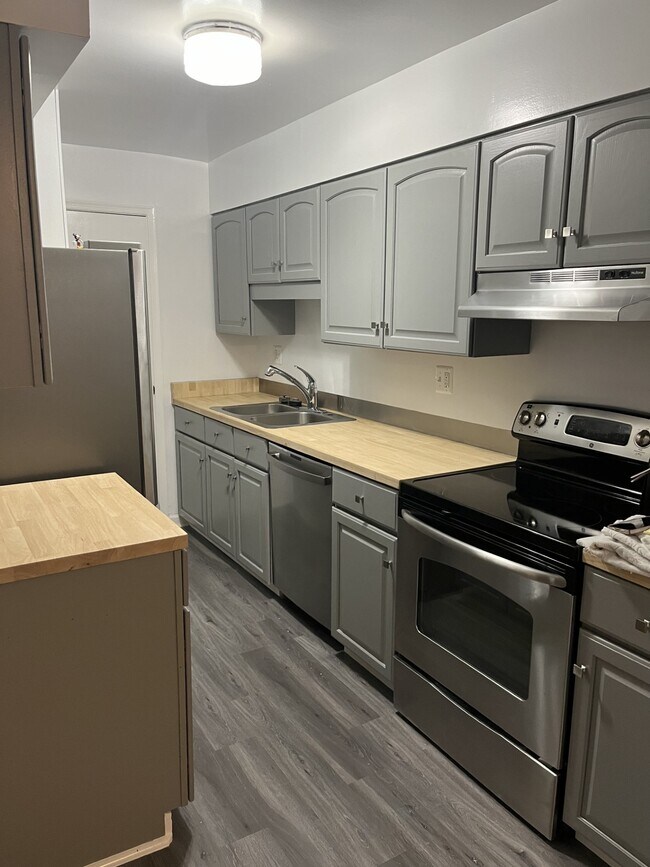 Foto del edificio - 5900 Prince George Dr