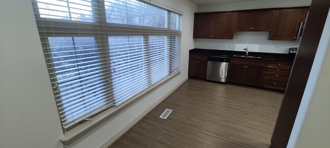 Foto del edificio - Beautiful Salt Lake Townhome!!!