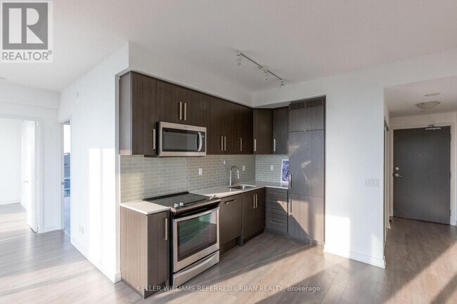 Photo du bâtiment - 5180 Yonge St
