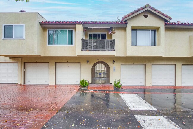 Foto del edificio - 1059 Arbor Ln