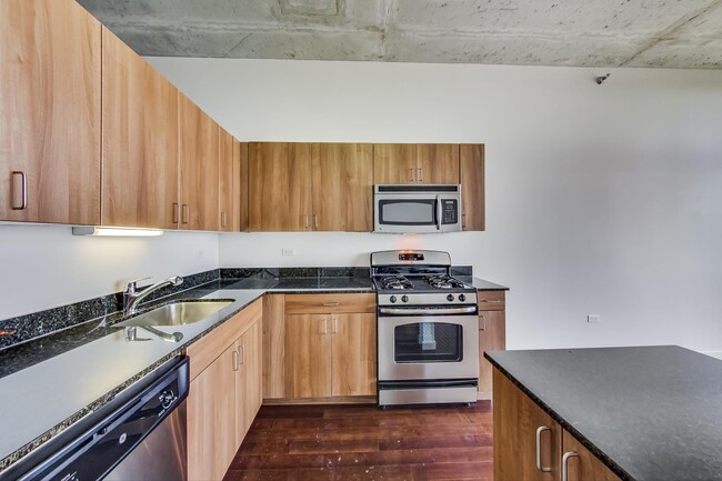 Foto del edificio - 235 W Van Buren St