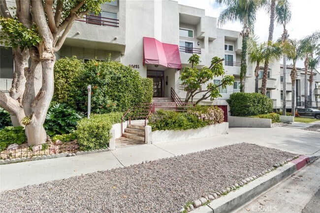 Foto del edificio - 14631 Dickens St