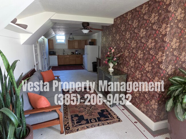 Foto del edificio - 2583 Brinker Ave