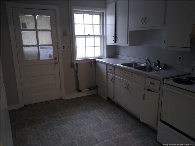 Building Photo - 5814 Gregory St