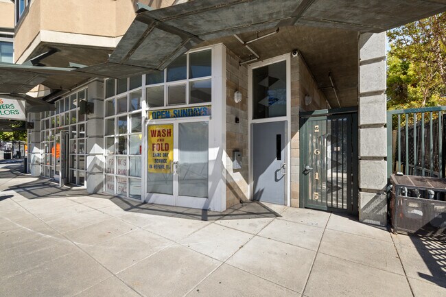 Building Photo - 2615 Telegraph Ave