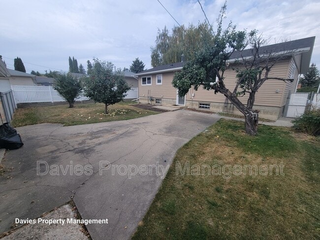 Photo du bâtiment - 7619 Rowland Rd NW