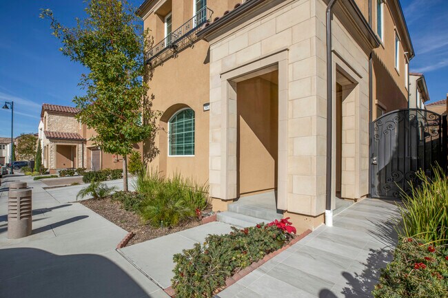 Building Photo - 20817 W Bur Oak Cir