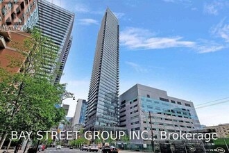 Building Photo - 832 Bay St.