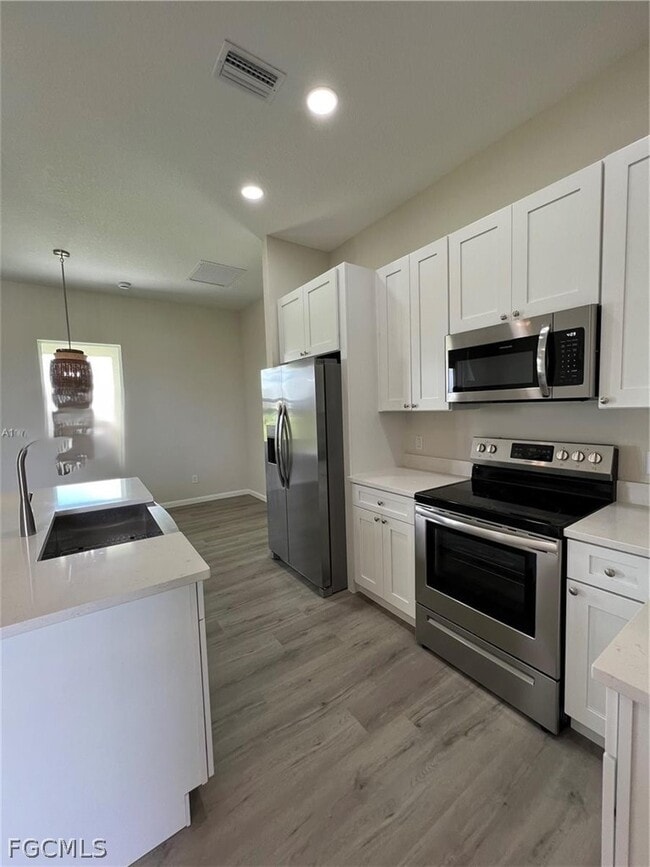 Building Photo - 1088 Saturn Ct