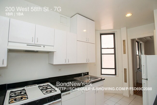 Building Photo - 200 W 58th St