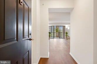 Building Photo - 5904 Mt Eagle Dr