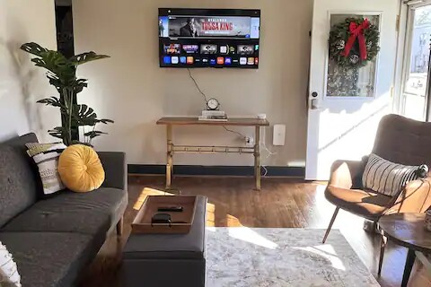 Foto del edificio - 701 Riverside Dr