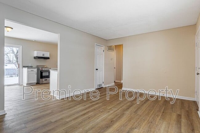 Foto del edificio - 11313 Donnelly Ave