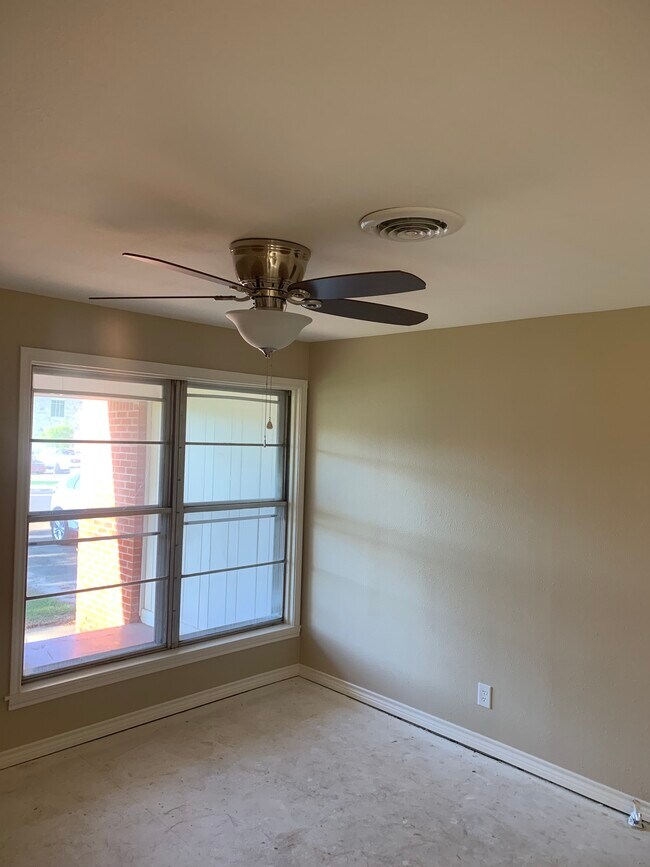 Foto del edificio - 203 W Carolanne Blvd