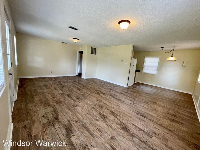 Foto del edificio - 3 br, 1 bath House - 4750 Halls Mill Rd