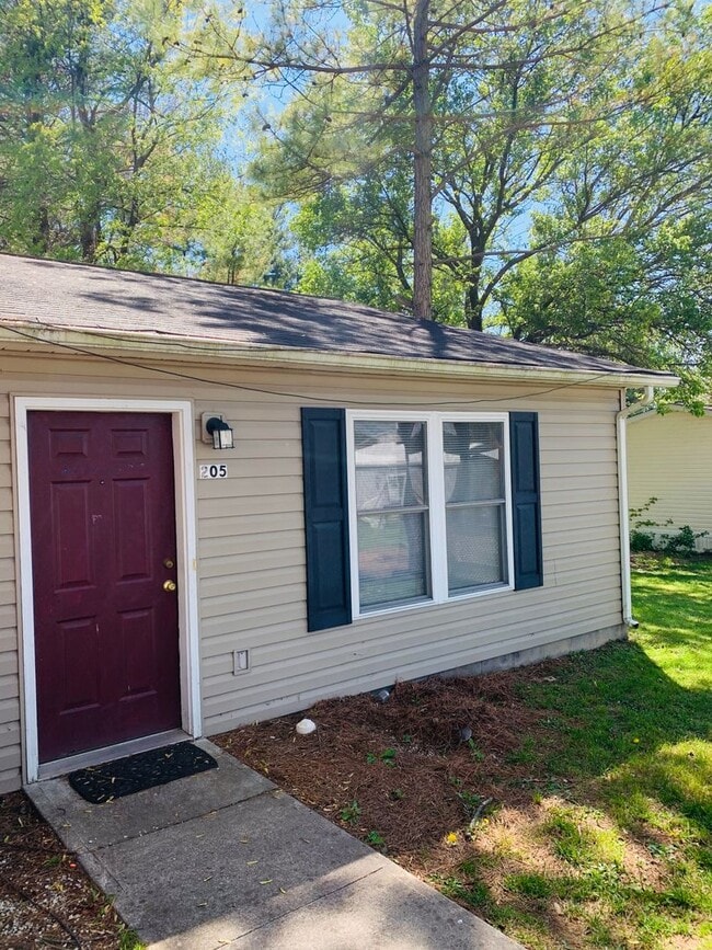 Building Photo - 205 Freestone Dr
