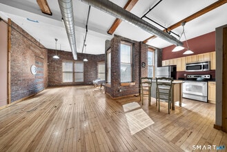 Building Photo - 325 Lafayette St