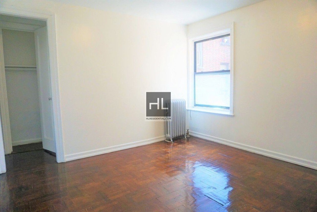 Primary Photo - Isham Street